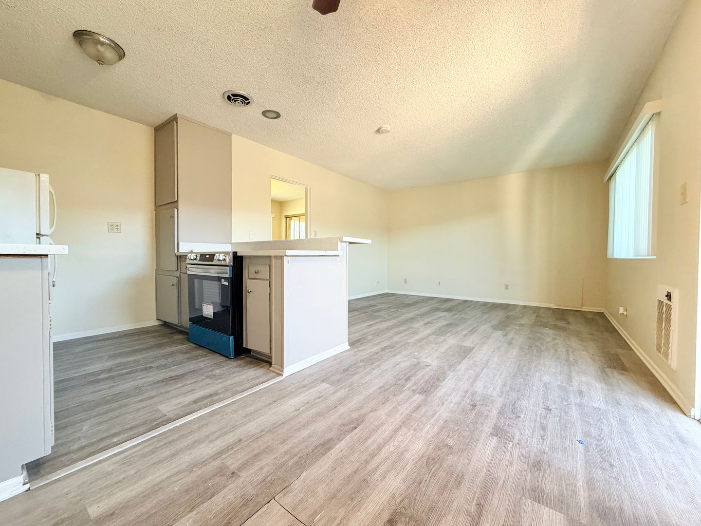 Oxnard Apartment: 1315 Edgewood Way