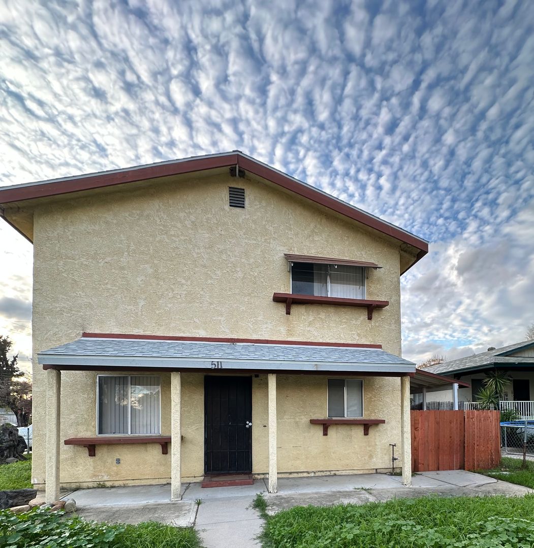 Piru Apartment: 513 N. Main Street