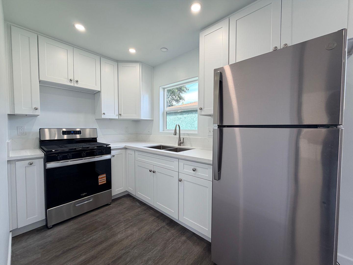 Oxnard House: 945 S H Street