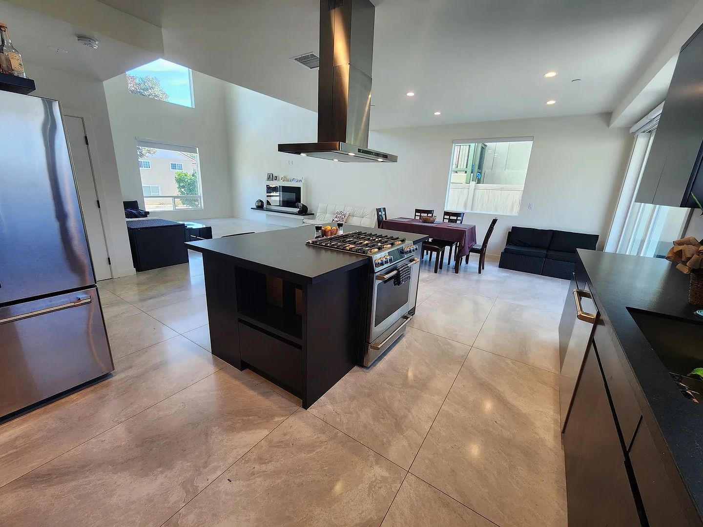 Ventura House: 417 Heidelberg Ave