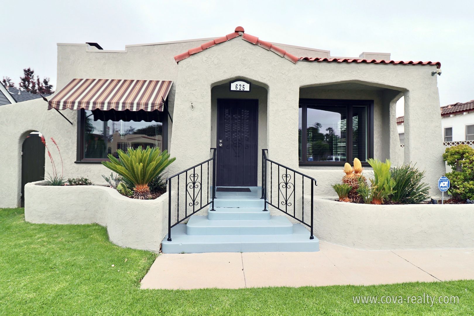 Oxnard House: 625 Palm Dr.