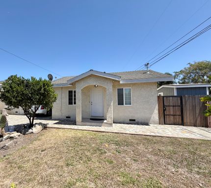 Bright & Spacious 1 Bedroom + 1 Bath with Private Yard & In-Unit Laundry – photo 1