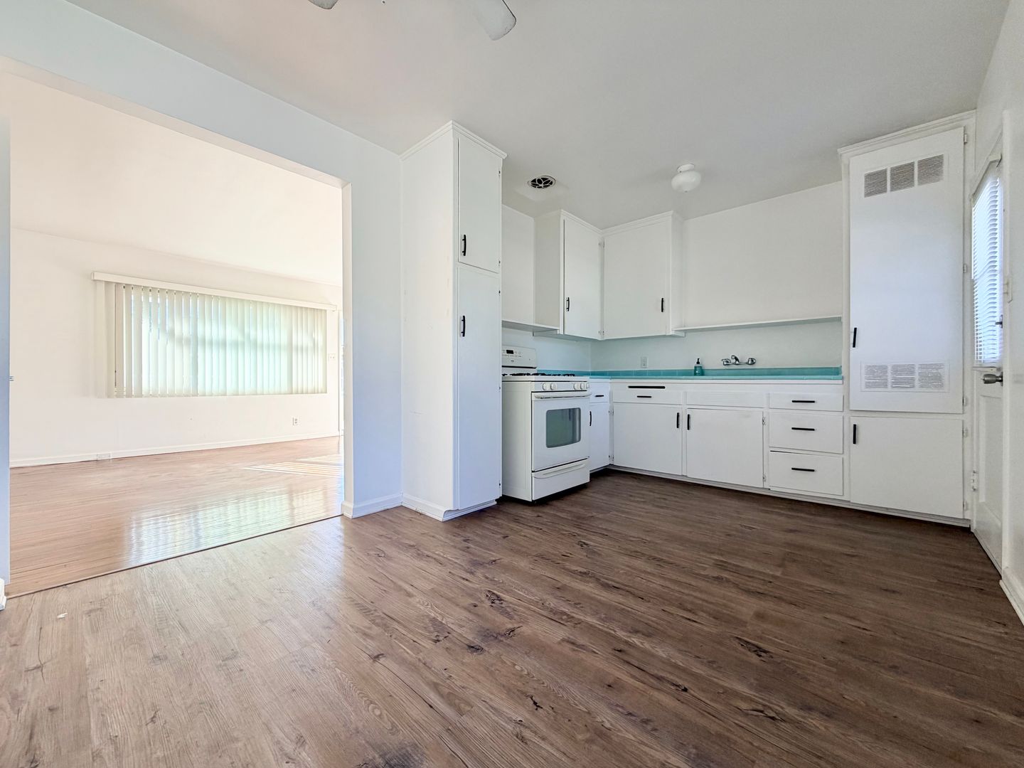 Ventura Apartment: 31 N Dos Caminos Ave