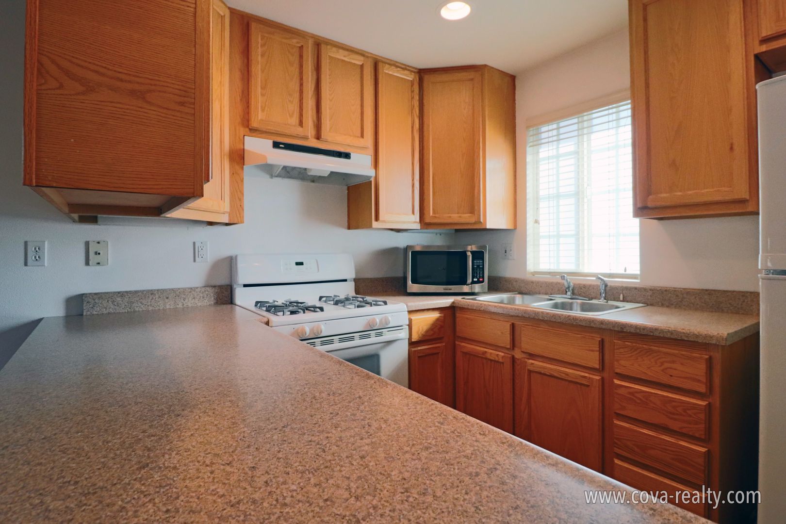 Camarillo Apartment: 3115 Dwight Avenue