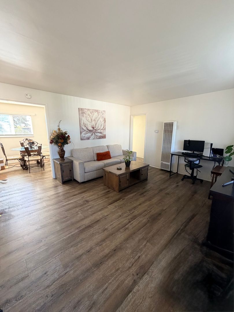 Oxnard Apartment: 226 E Elm Street