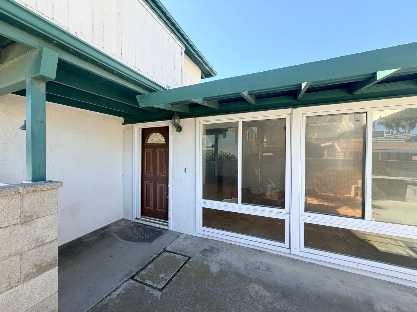 Oxnard House: 244 Rossmore Drive
