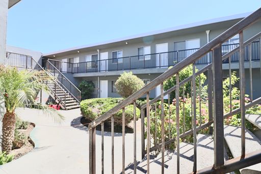 Move in special 1 month's free rent!