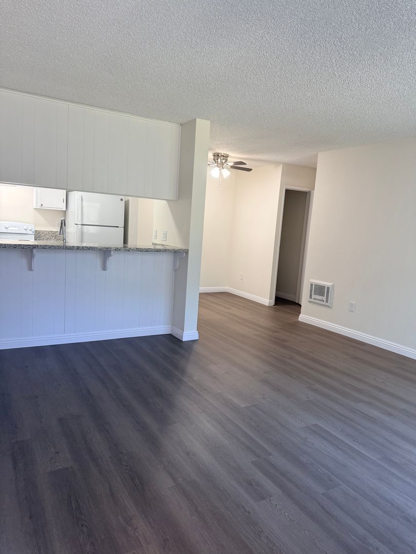 Chula Vista Apartment: 250 Kennedy St.