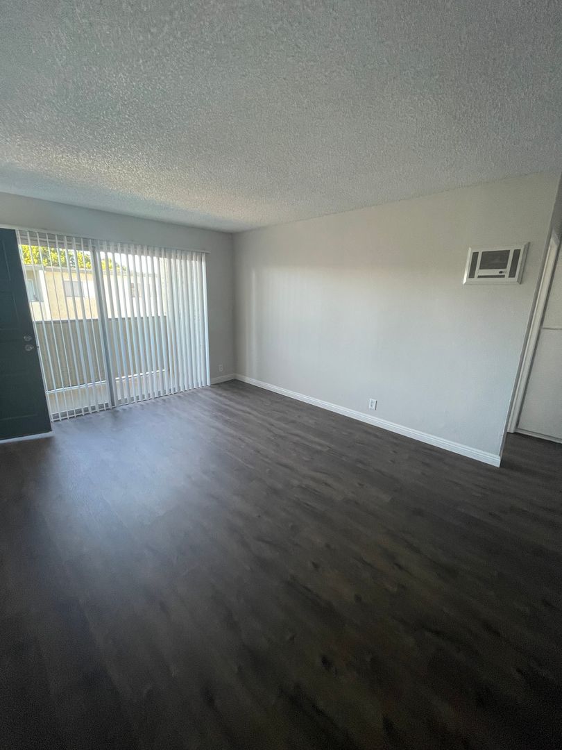 Chula Vista Apartment: 520 Naples St.