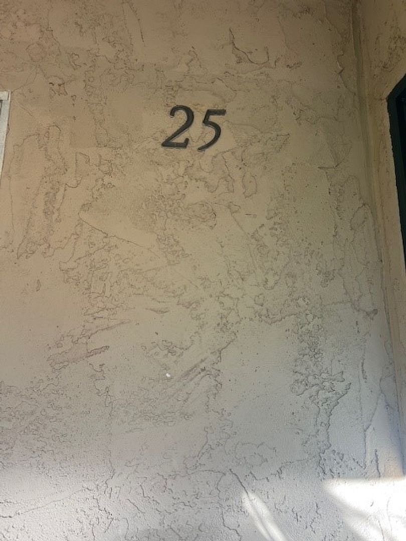 Chula Vista Apartment: 615 Moss St.