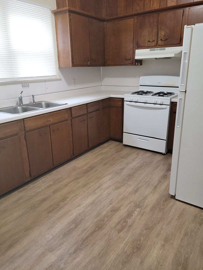 Green Bay Apartment: 148 N Maple