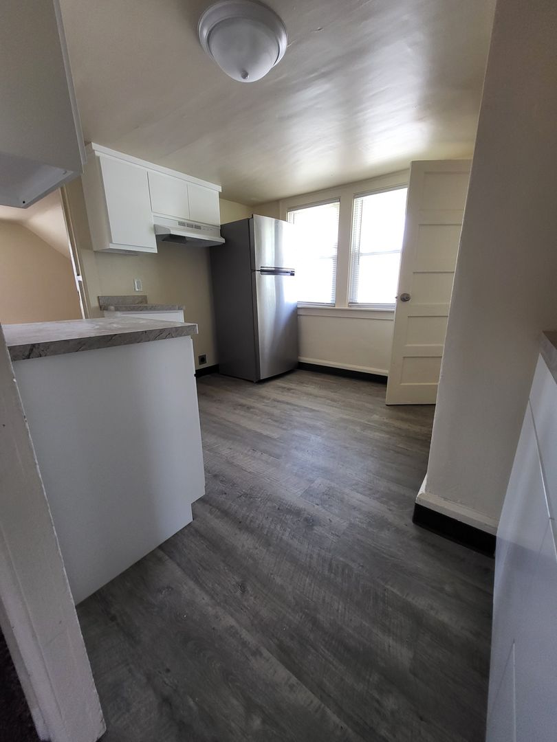 Green Bay Apartment: 1133 Day St