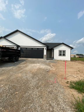 3 bedroom 2 bath newly built duplex for rent available now