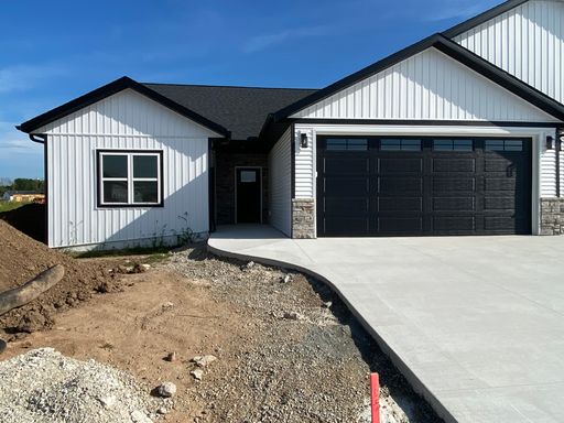 3 bedroom 2 bath newly built duplex for rent available now