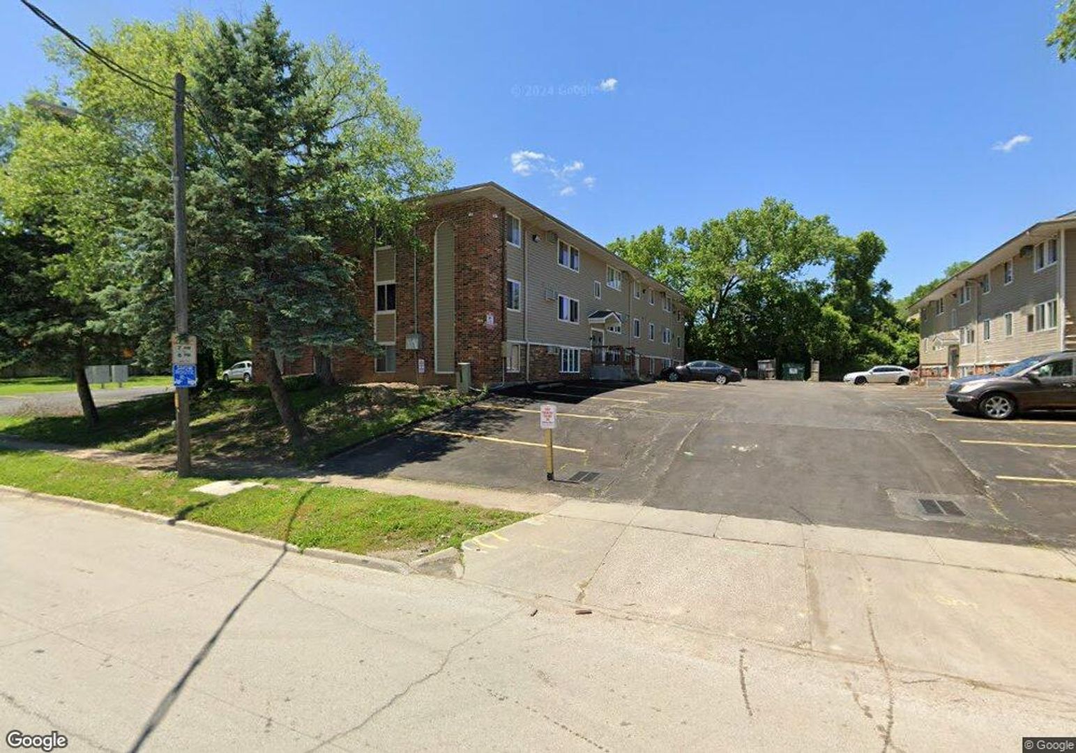 Des Moines Apartment: 3700 Martin Luther King Blvd