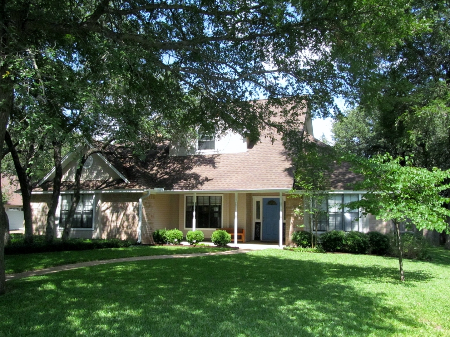 Belton House: 602 Northcliffe Dr