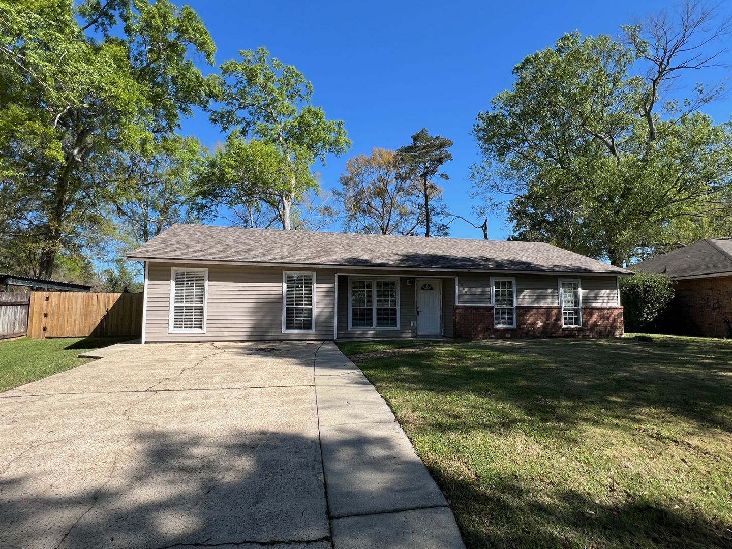Denham Springs House: 8849 Timber Dr.