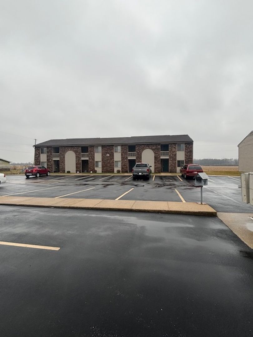 Decatur Apartment: 709 Woodlynn Dr