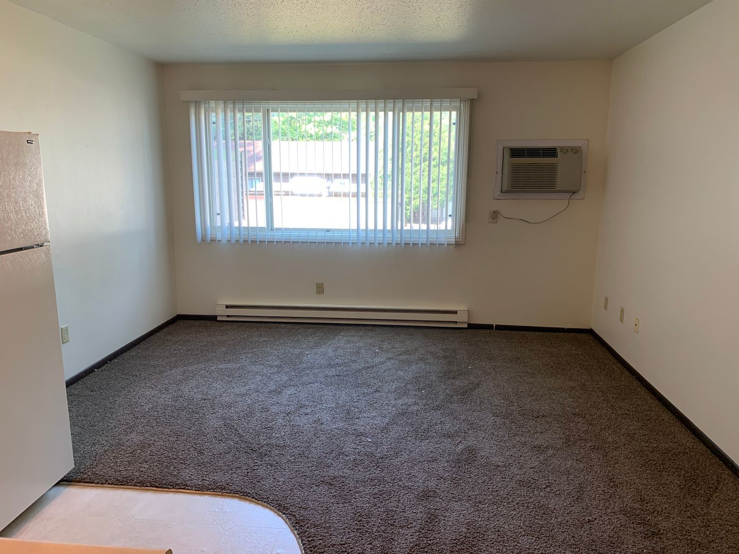 Moorhead Apartment: 1929 18th Ave S