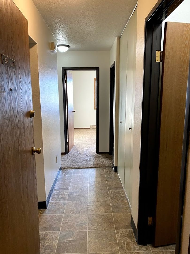 Fargo Apartment: 2414 17th Street South