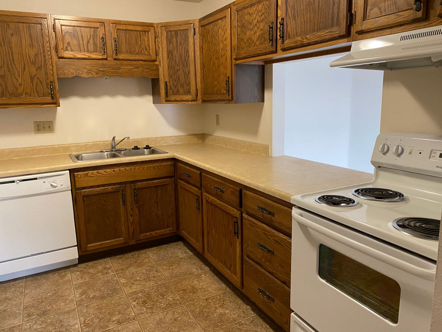 Fargo Apartment: 1727 42nd Street South