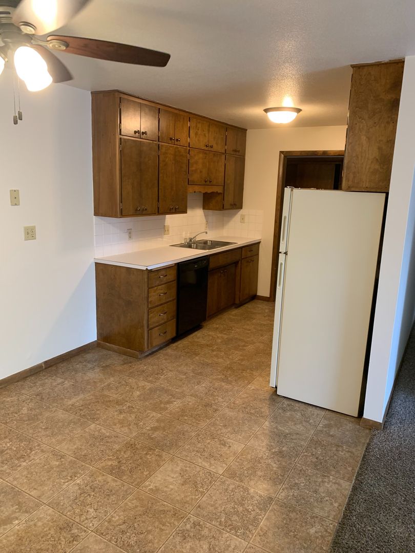 Fargo Apartment: 401 30th Avenue North