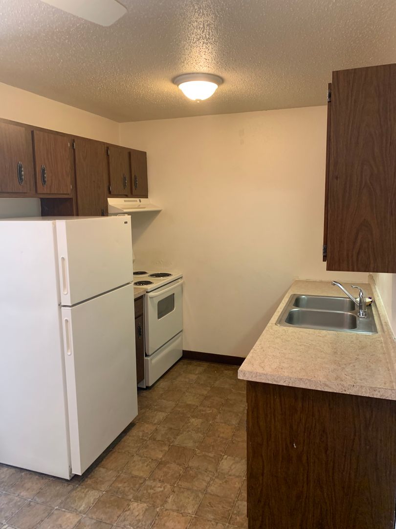 West Fargo Apartment: 419 6th Street East