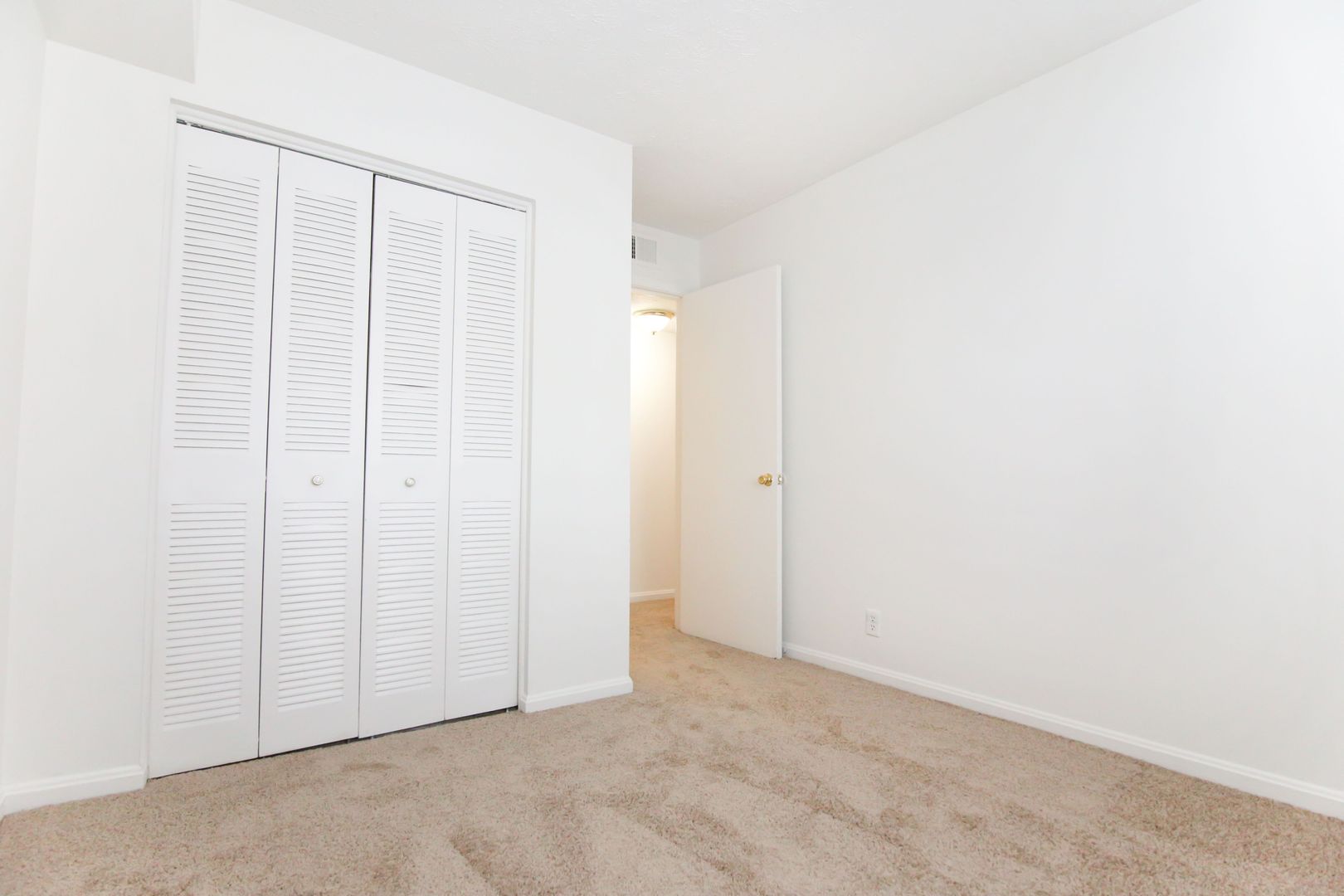 Lexington Apartment: 416 Hollow Creek Rd