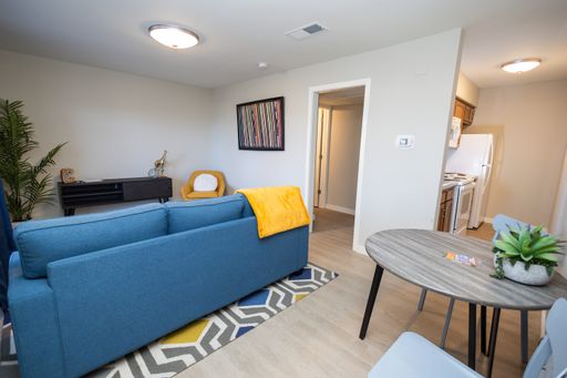 Renovated One Bedroom – photo 1