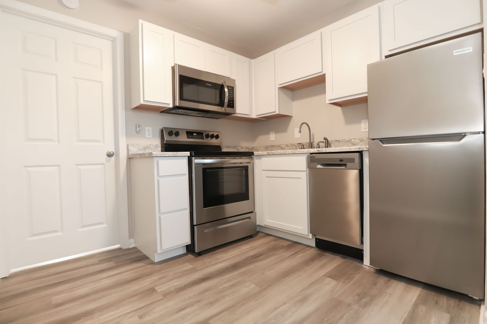 Lexington Apartment: 129 Transcript Avenue #2