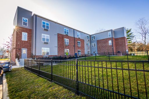 The Flats at 345 - 325 Large 1 Bed 1 Bath Premium – photo 1
