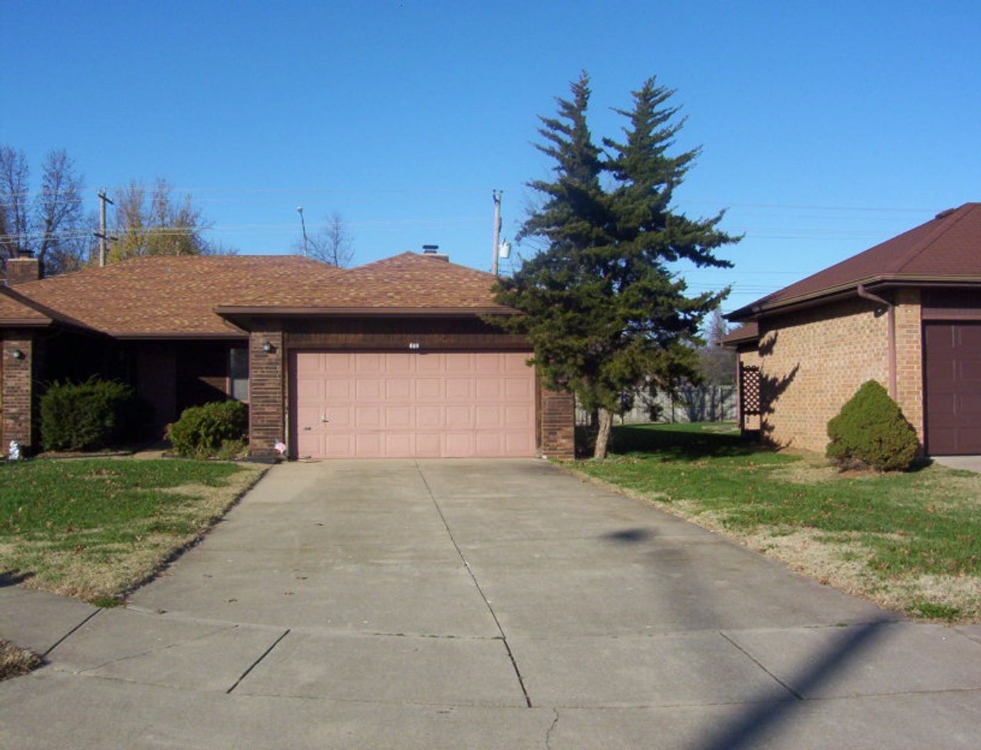 Springfield House: 409 E Jewett