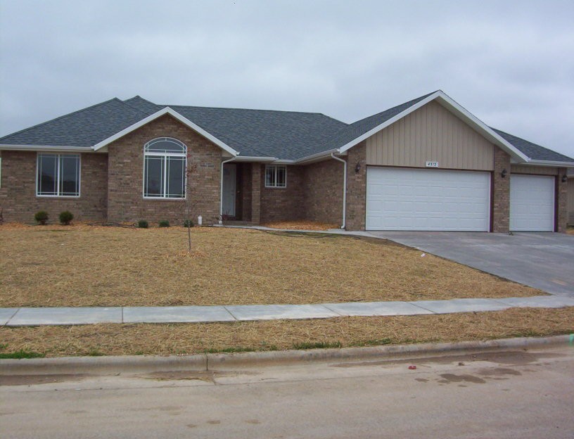Battlefield House: 4513 W Somerset