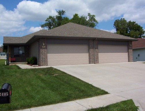 2 Bed 2 Bath Rental at 2405 W. Deerfield, Springfield, MO – photo 1