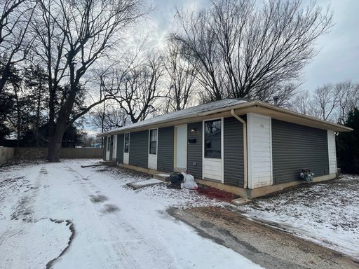 2 Bed 1 Bath Rental at 1710 E. Commercial #A, Springfield, MO – photo 1