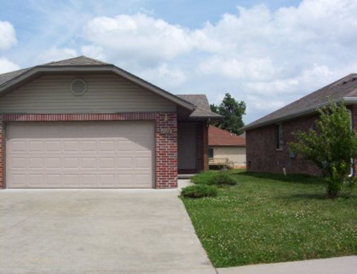 Springfield Apartment: 4040-4106 S. Fort