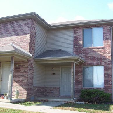 2 Bed 1.5 Bath Rental at 3319 S. Fairway, Springfield, MO – photo 1