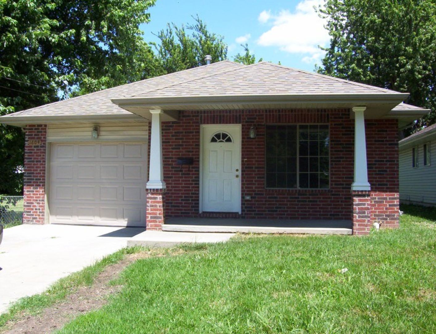 Springfield House: 1604 N Golden