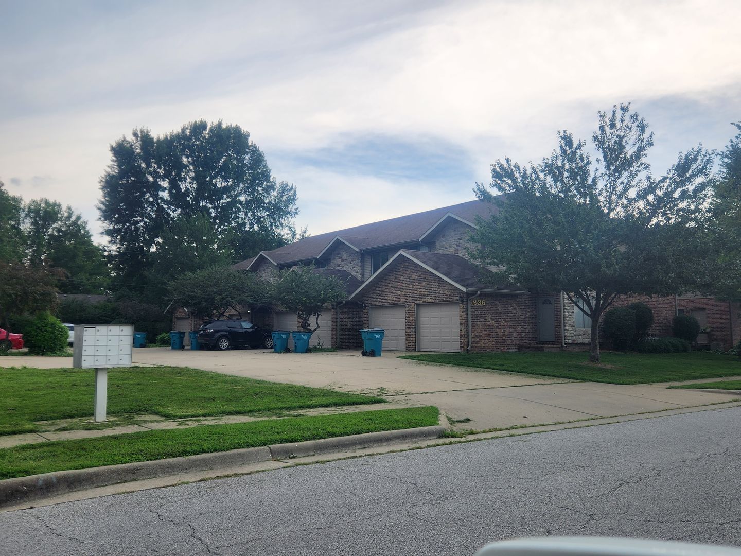 Springfield Apartment: 226 E. Erie #A-G