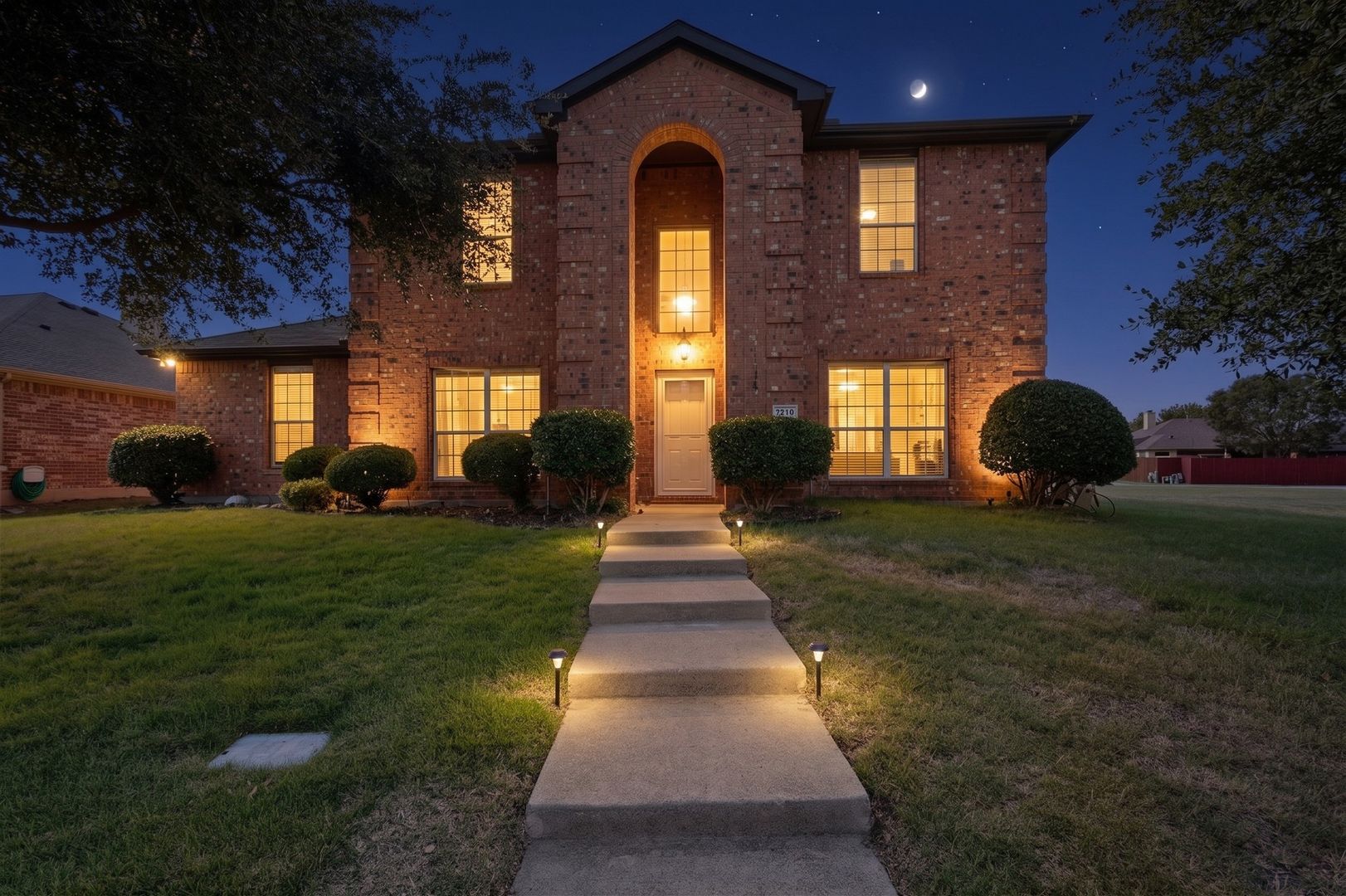 Rockwall House: 1236 Blue Brook Dr