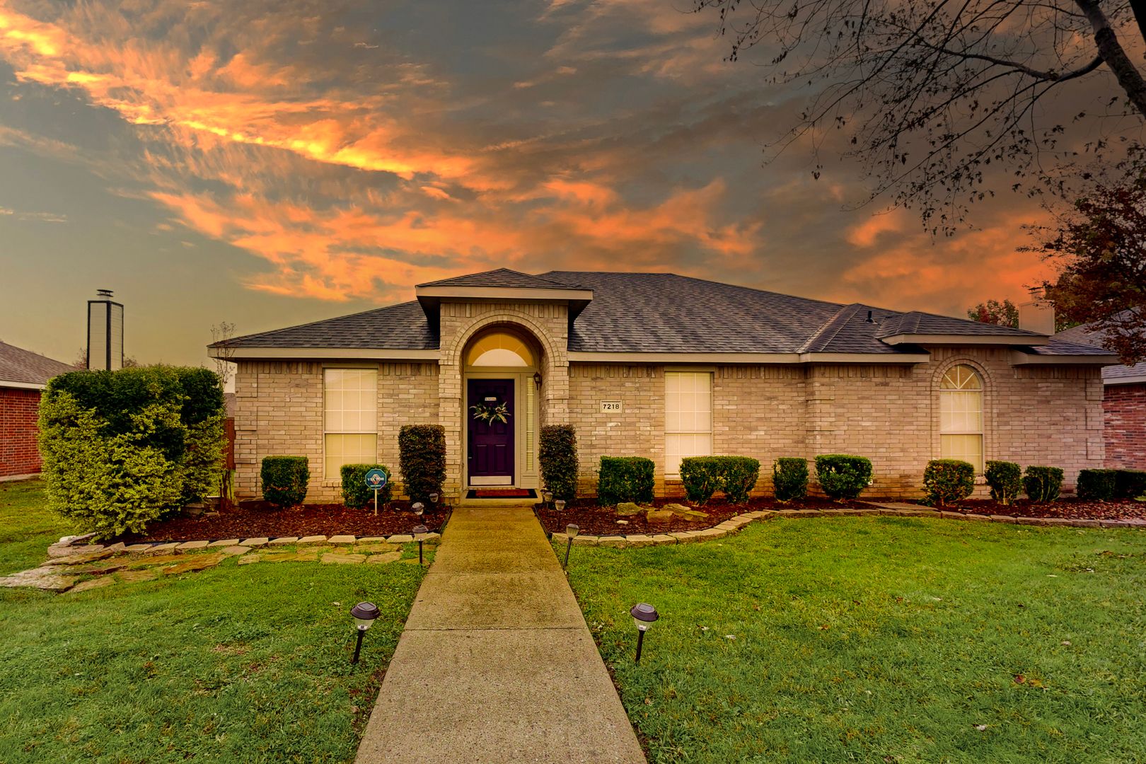 Rowlett House: 7218 Maplewood Dr