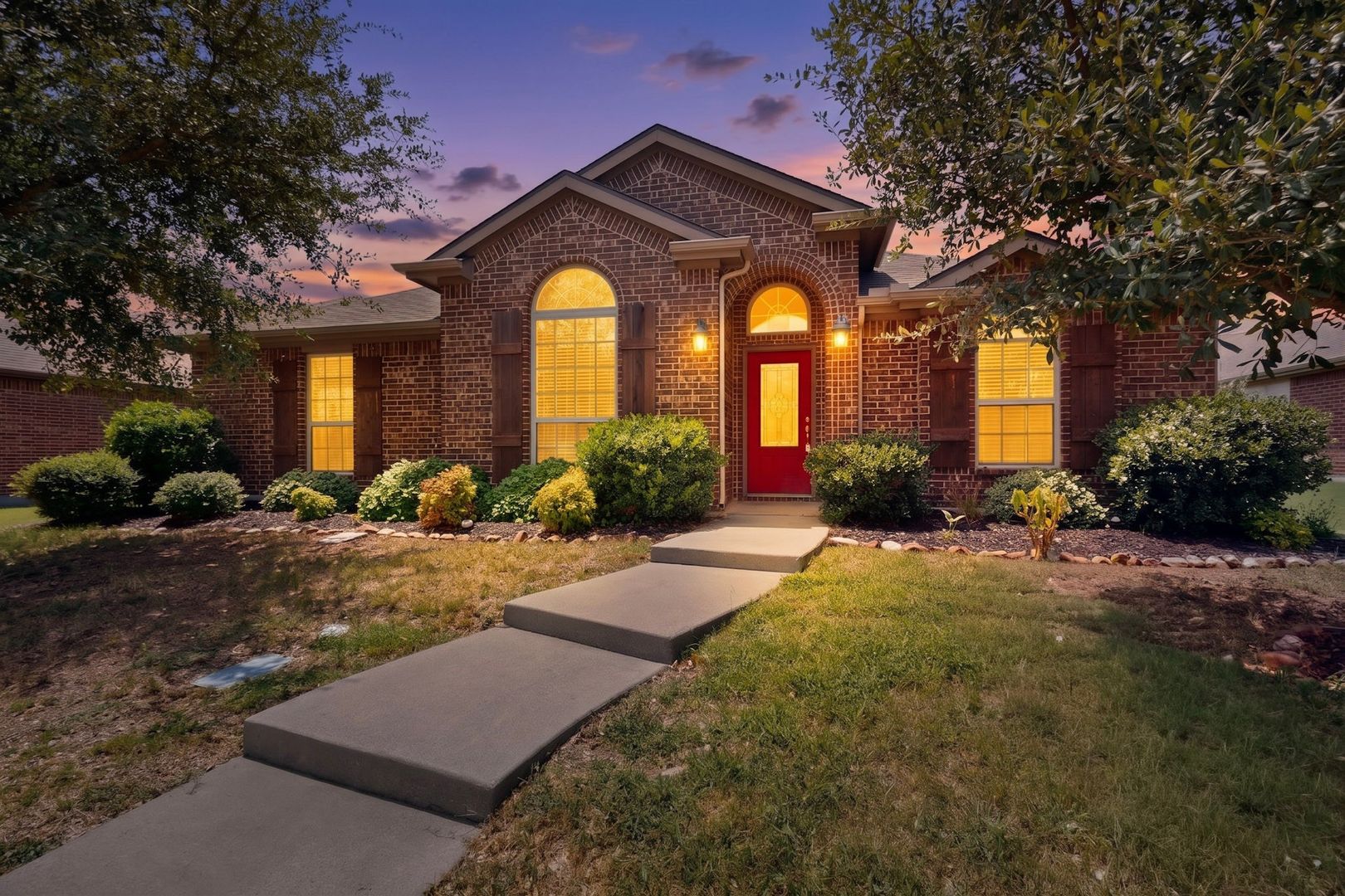 Rockwall House: 1413 Palasades Court