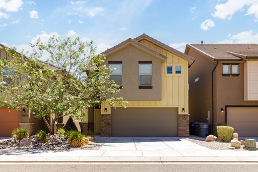 4 bed | 2 1/2 bath | 2 car garage in Desert Canyon with washer/dryer/fridge – photo 1