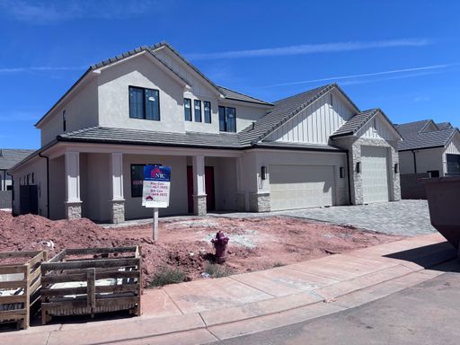 Gorgeous 5 bedroom in Finley Farms with Sports Court – photo 1