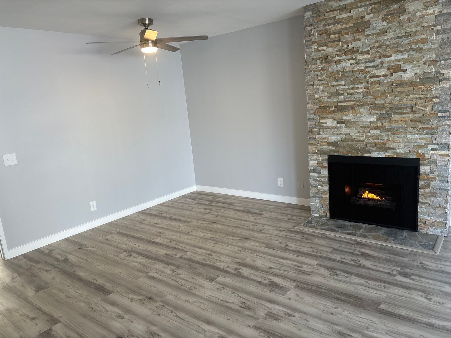 North Hollywood Apartment: 11244 Morrison Street