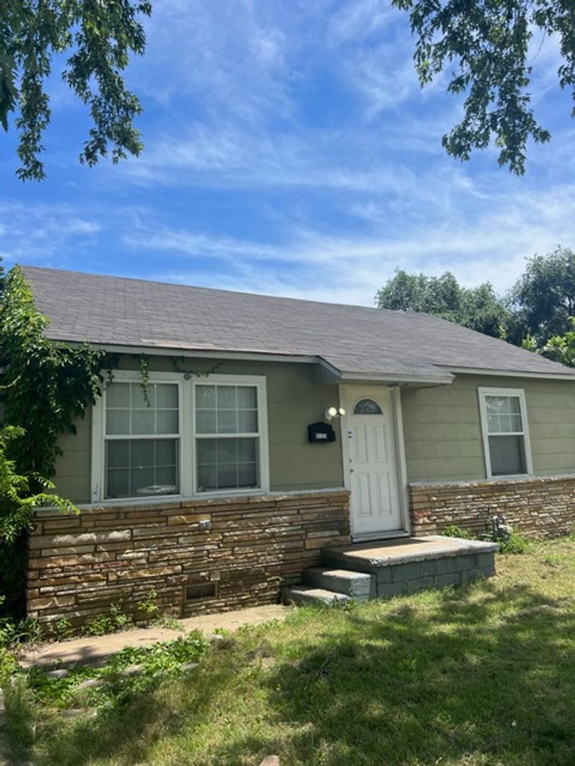 Tulsa House: 1617 N Oxford Ave