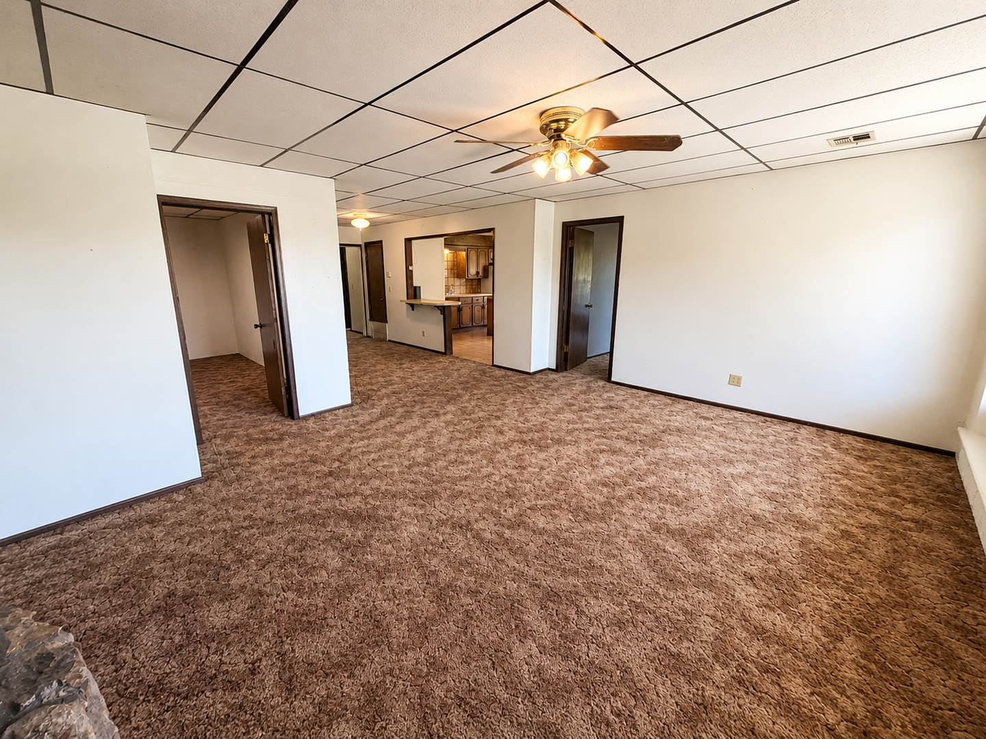 Jennings Apartment: 501 N Main St