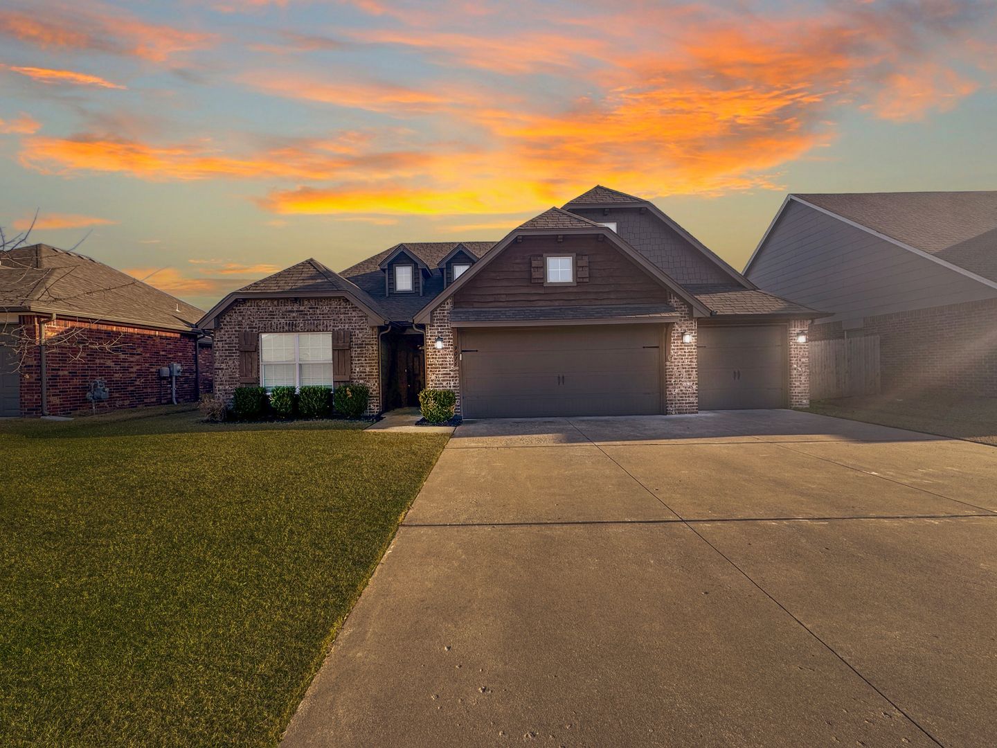 Bixby House: 9016 E 132nd Street S