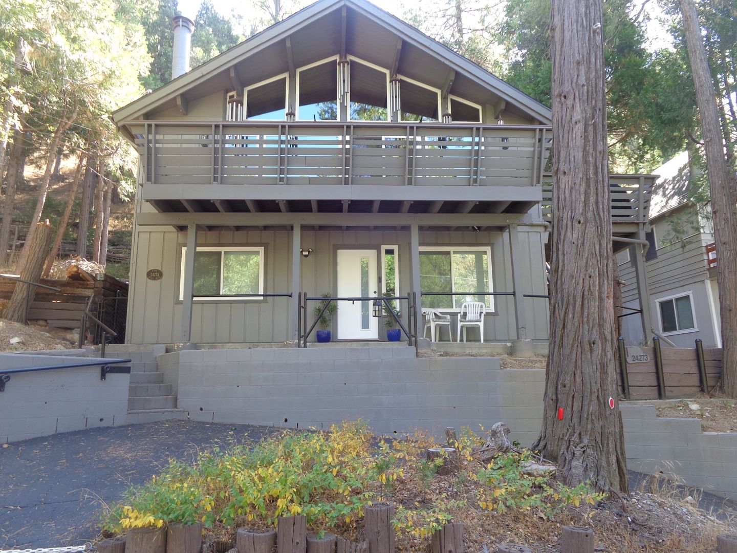 Crestline House: 24273 Horst Dr.