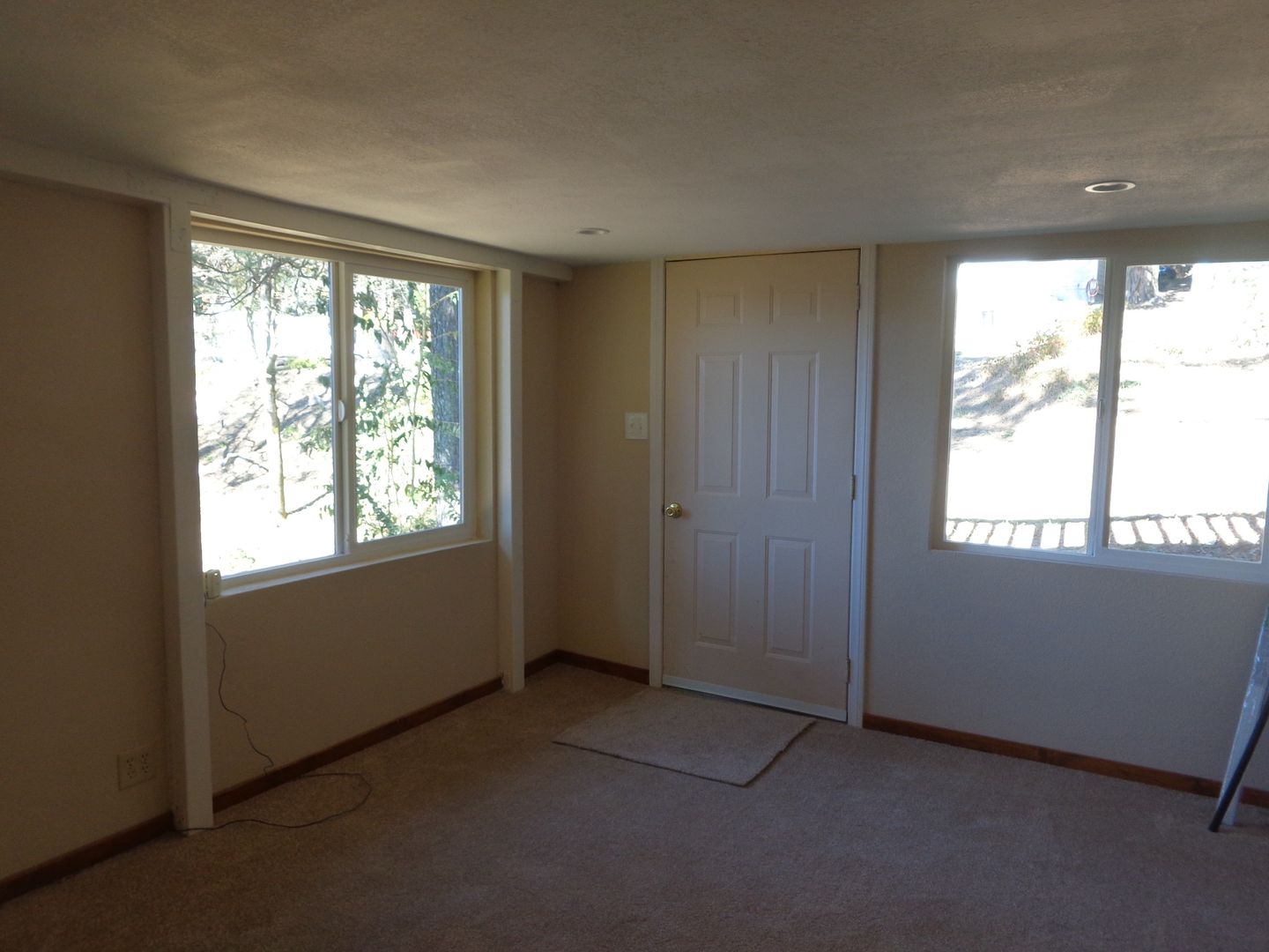 Crestline House: 1021 Coulter Pine